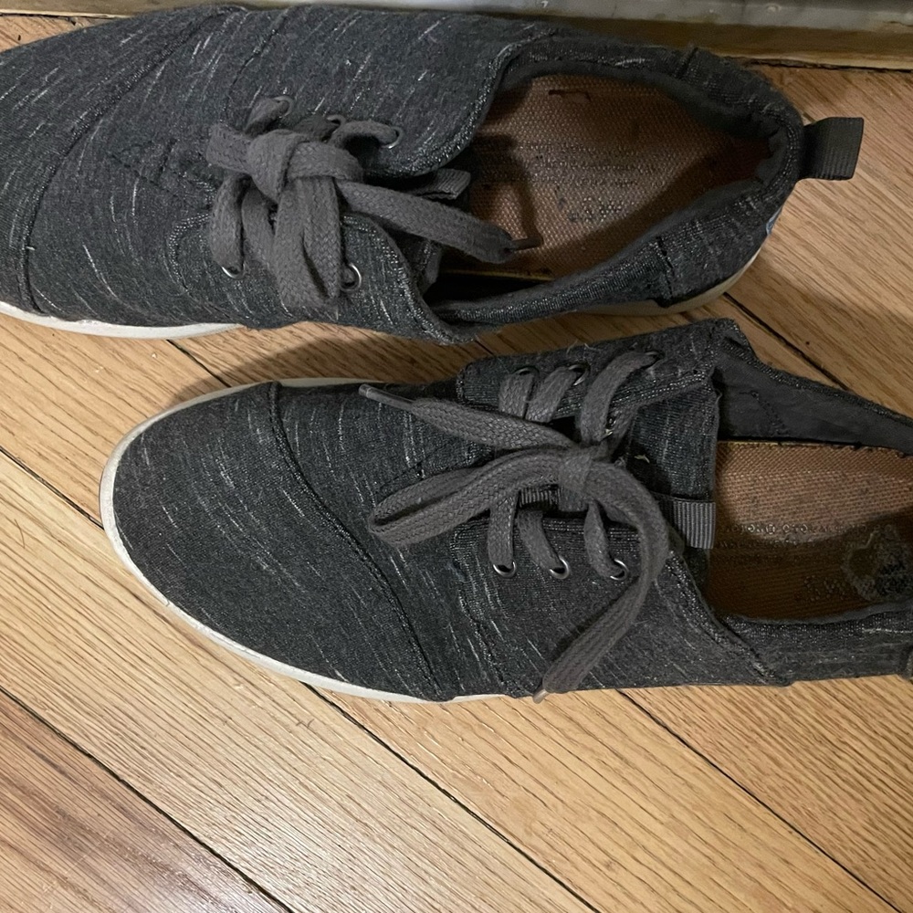 Grey TOM Sneakers, Comfortable and Lightweight size 6.5